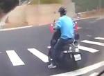 Moped-Fahrer locht ein