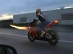 Motorrad mit Raketenwerfer
