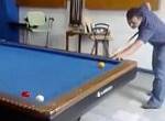 Trickshot beim Pool-Billard