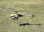 Kranker Flug mit ferngesteuertem Hubschrauber 