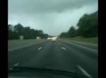 Blitzeinschlag auf der Autobahn